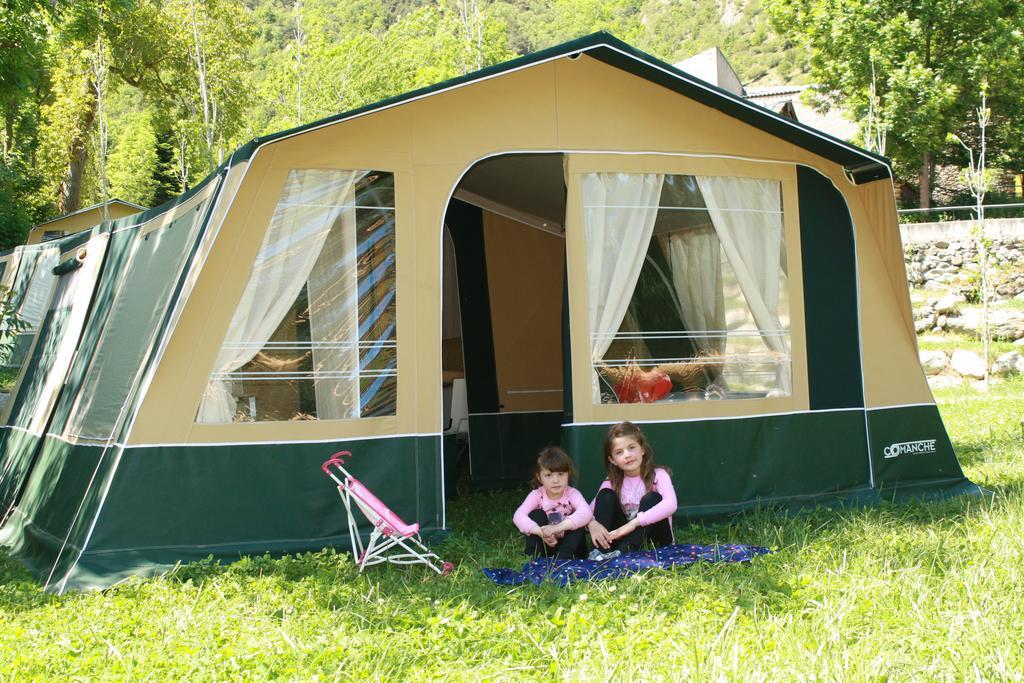 Bungalows Nou Camping La Guingueta D'Aneu Exterior foto